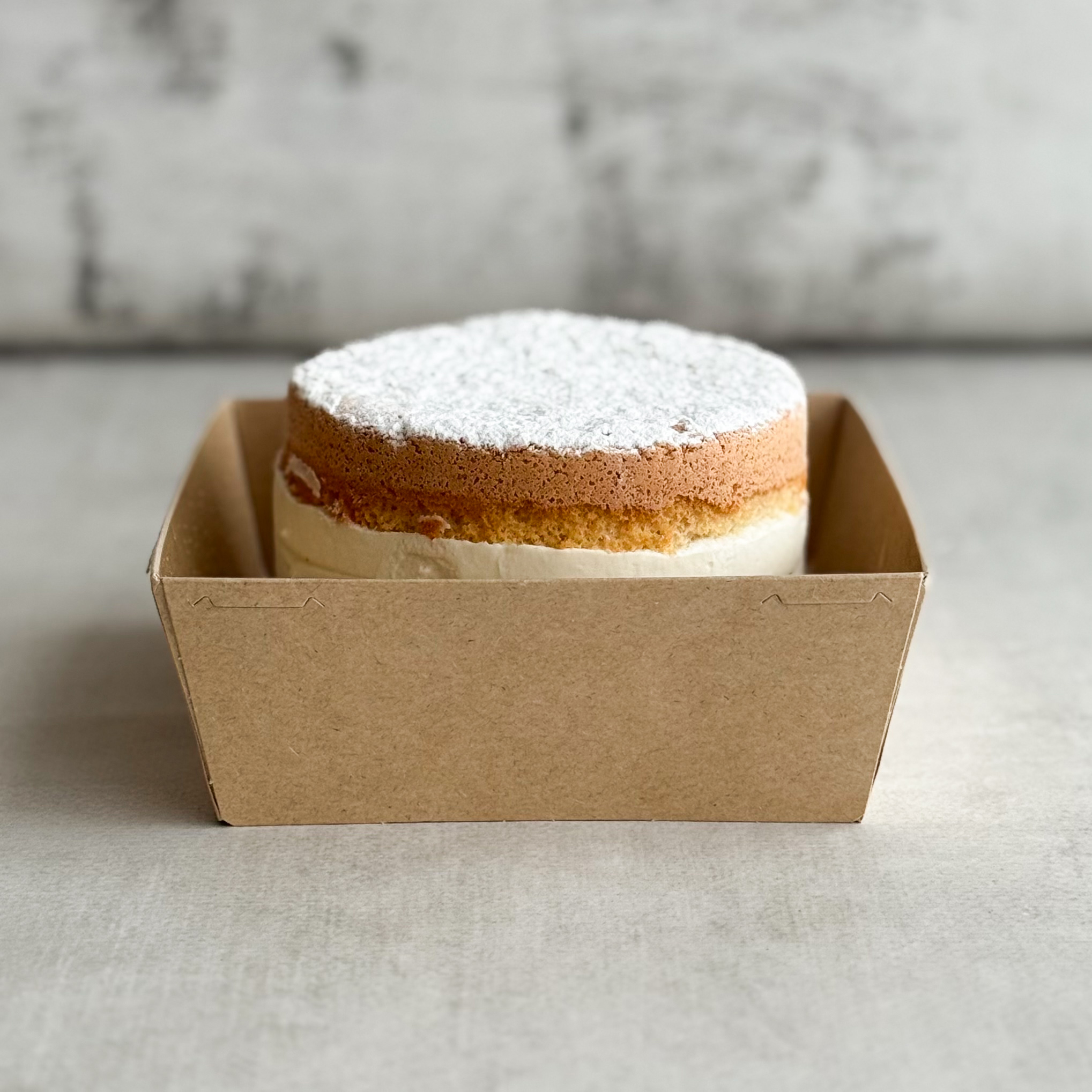 Бенто-торт Рикотта-груша в индивид.упаковке. Традиционный торт юга Италии, Амальфитанского побережья. Элегантное сочетание нежного мусса на основе сыра Рикотта с кусочками груши между двумя воздушными бисквитами. изображение 3