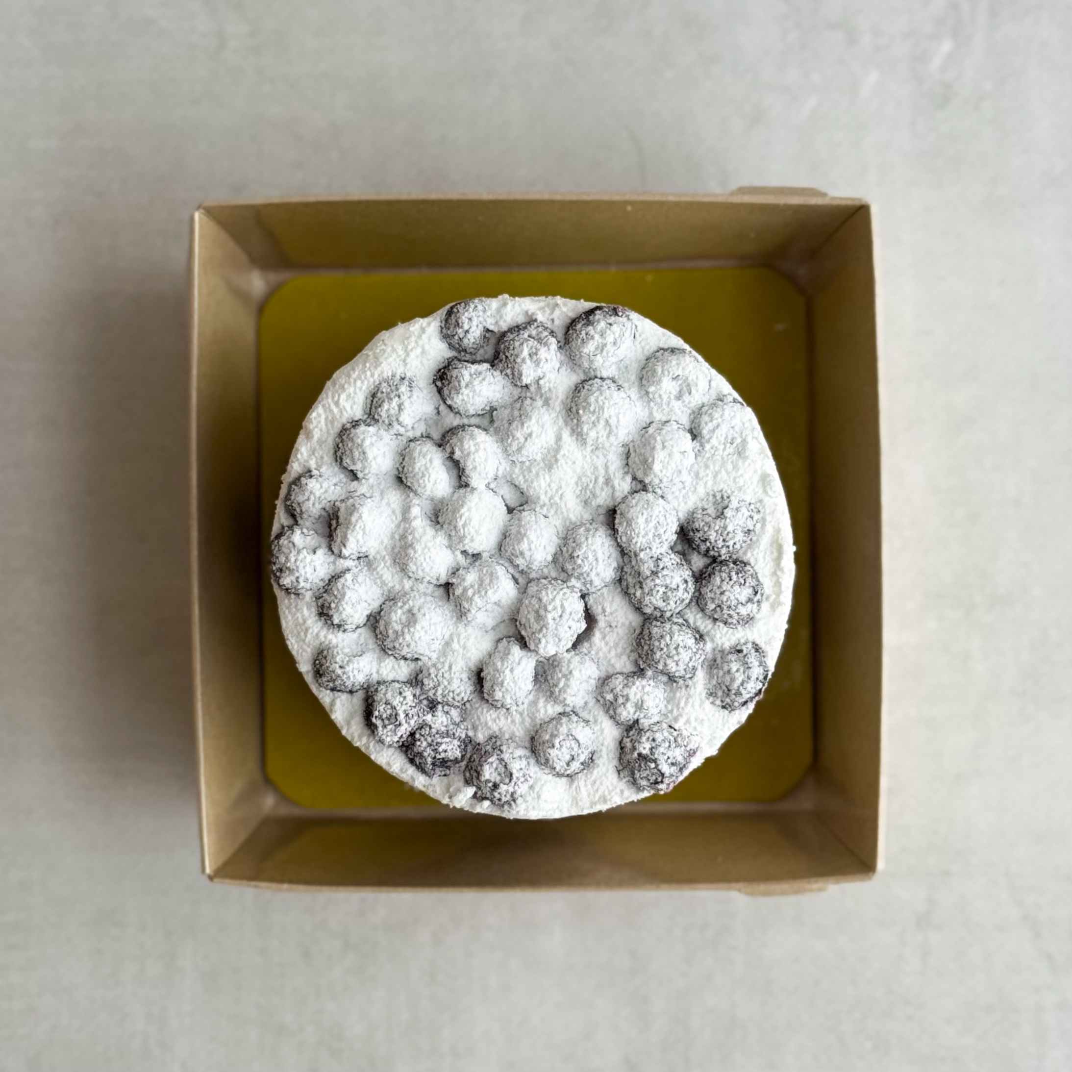 Бенто-торт с чёрной смородиной в индивид.упаковке изображение 3