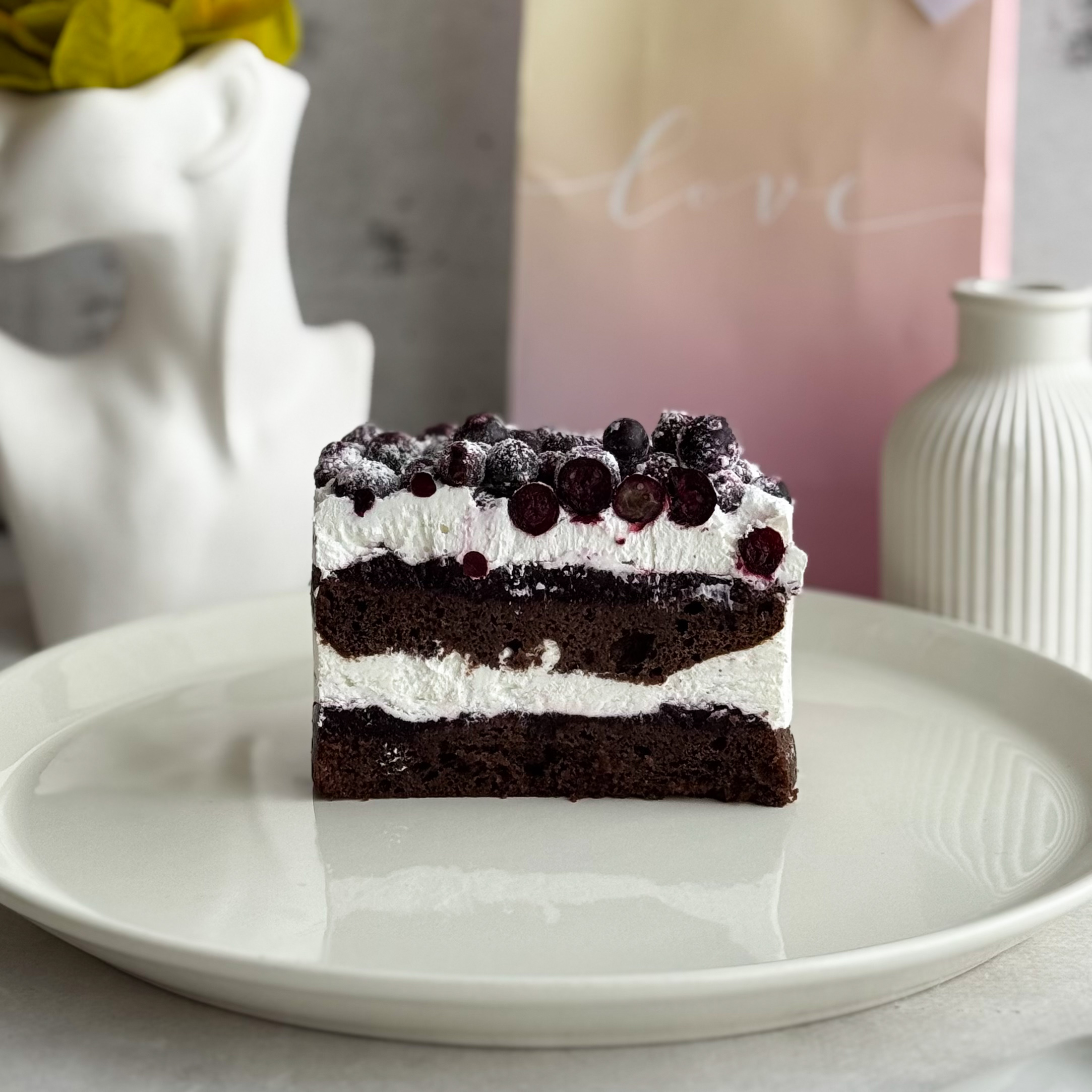 Бенто-торт с чёрной смородиной в индивид.упаковке изображение 8