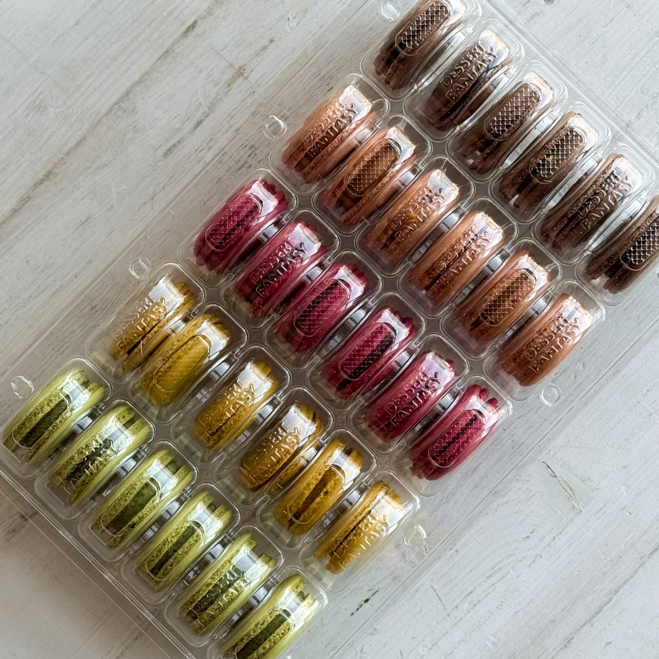 Миндальное печенье с начинкой. В коробке 5 вкусов "фисташка", "шоколад", "вишня", "лимон", "карамель". изображение 10