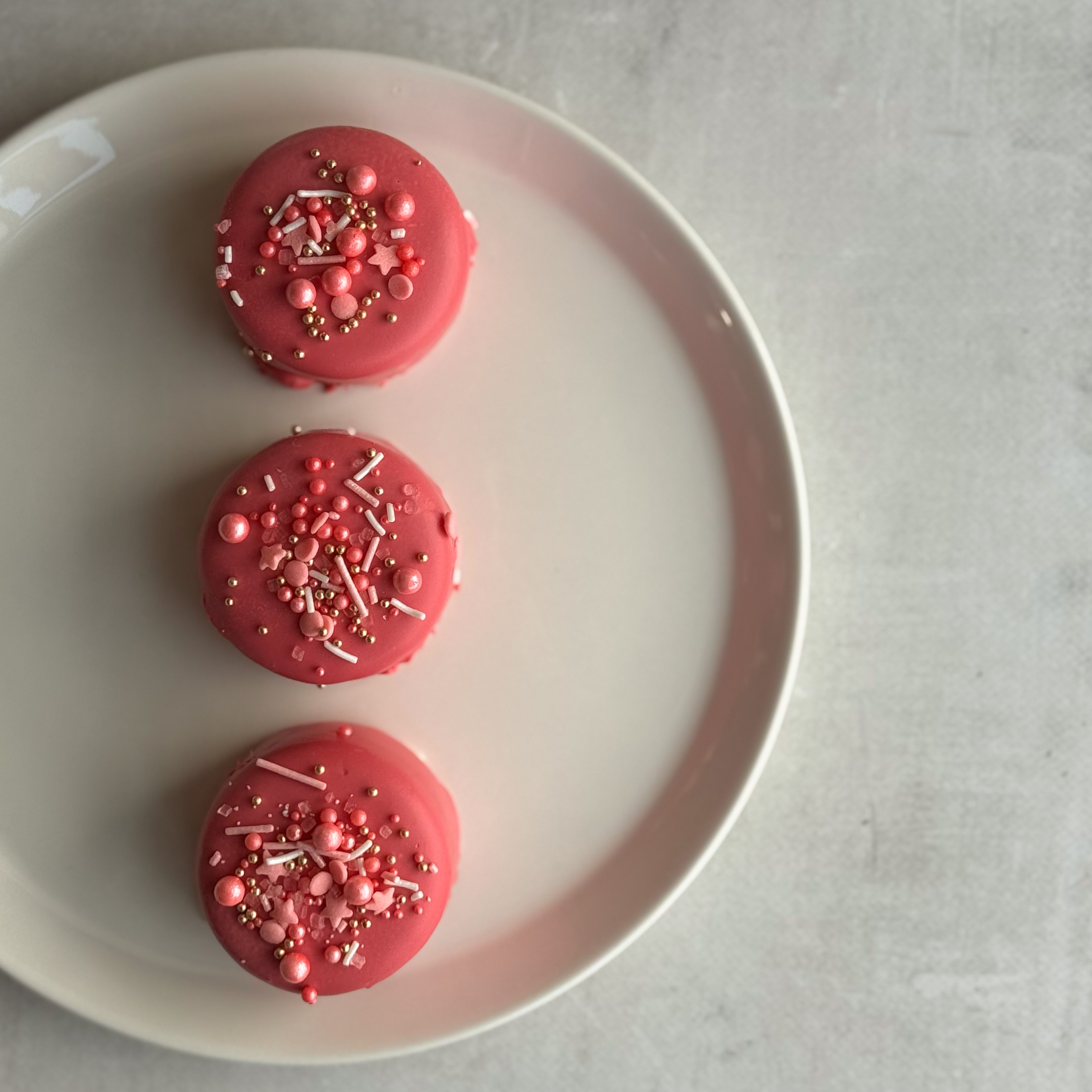 Нежнейшее муссовое пирожное с чёрной смородиной.  изображение 8