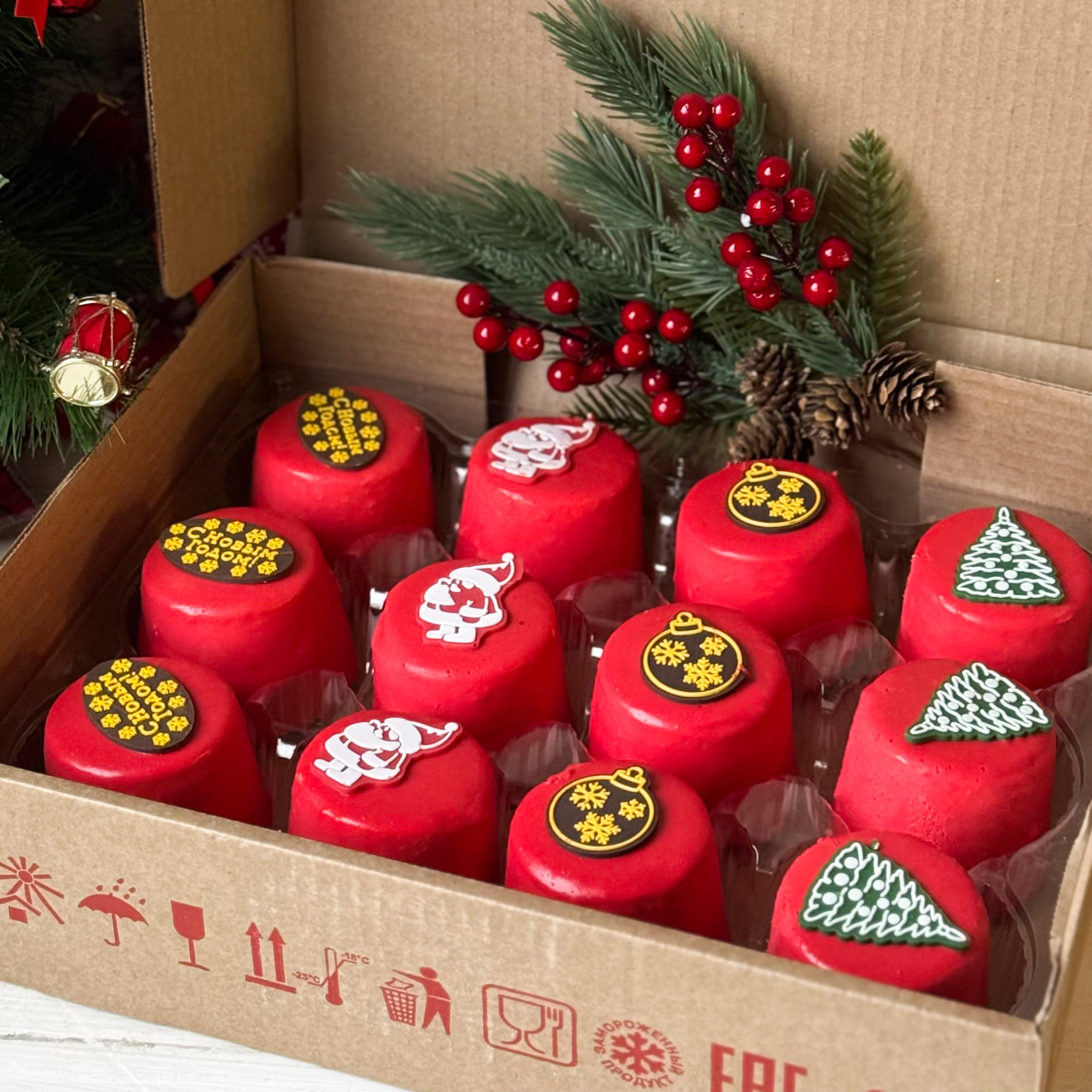 Пирожное муссовое «Шоколадная бомба» (НГ декор) изображение 4