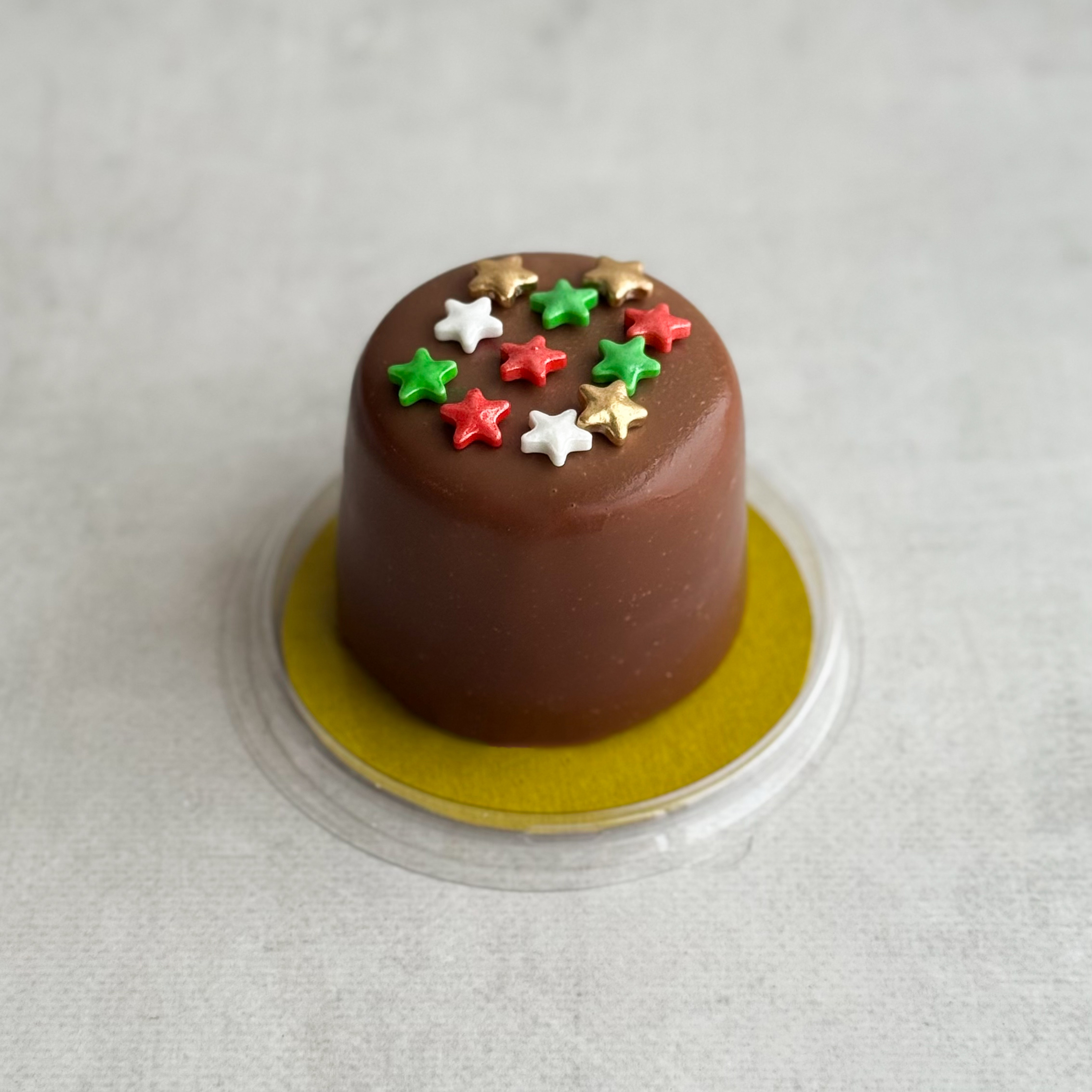 Пирожное Шоколадная бомба (мужчина) в индивид.упак. Два слоя из белого и молочного шоколада с хрустящей сердцевиной из фундучного пралине в тематическом лимитированном дизайне. изображение 4