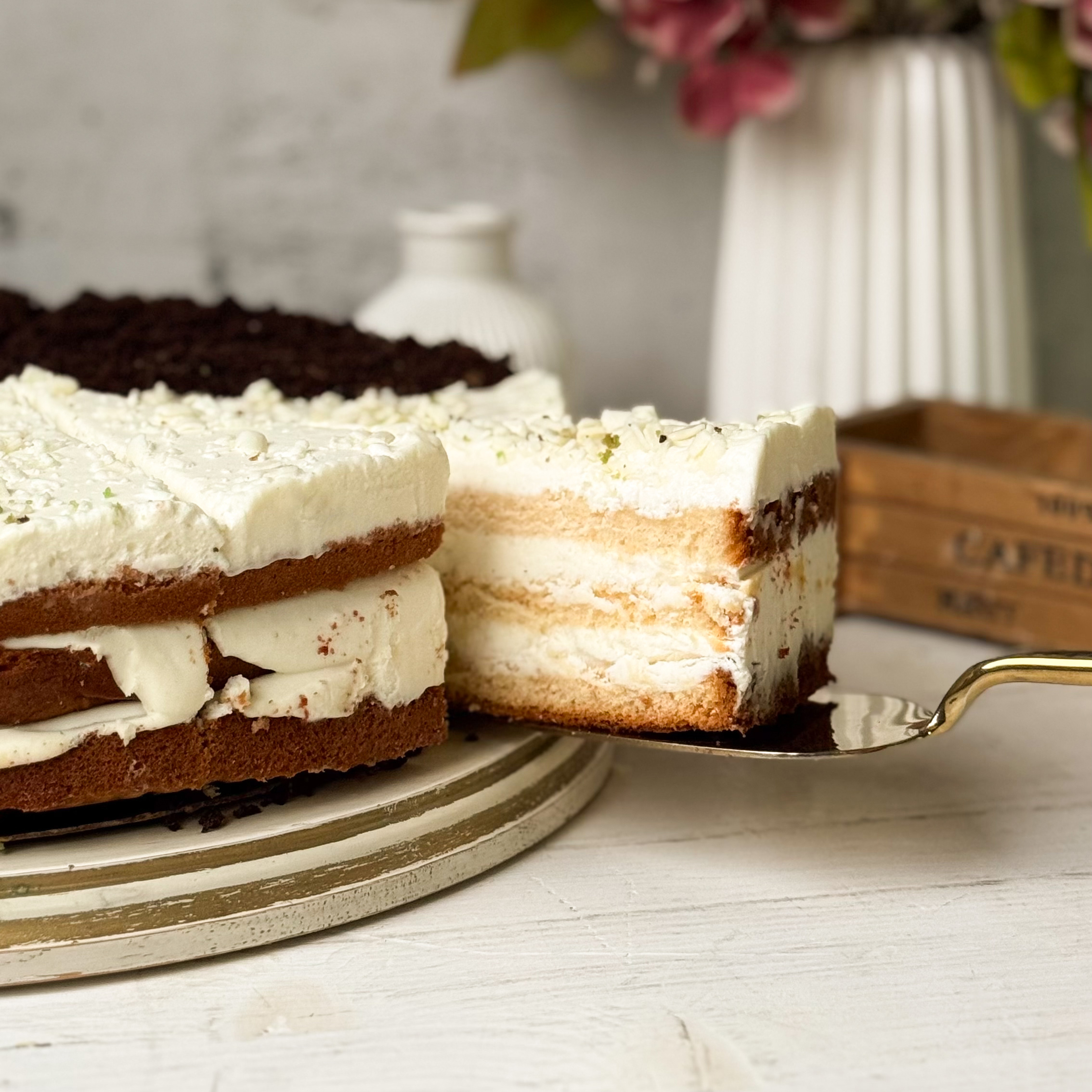 Ассорти из 4 видов тортов 14 порций изображение 8