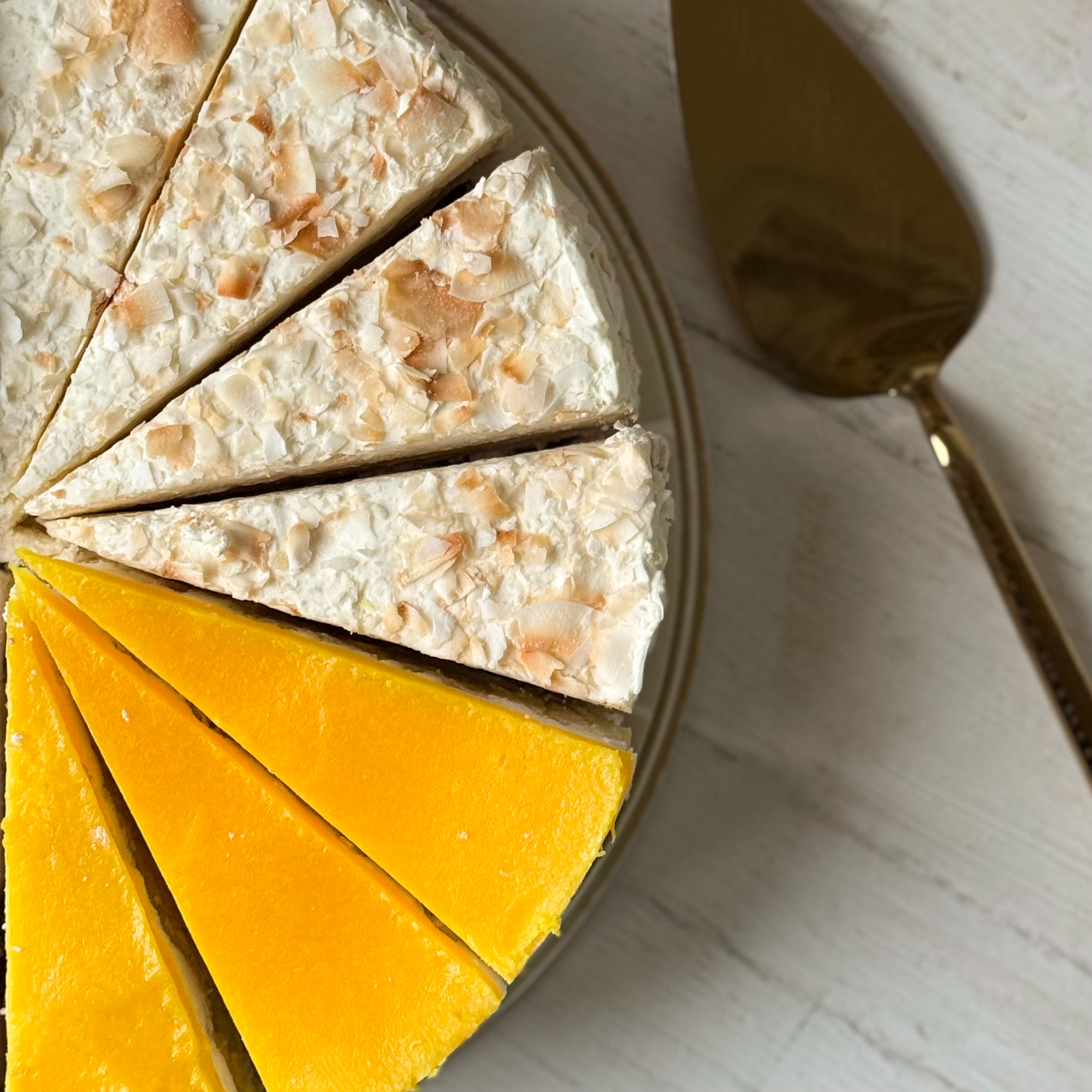 Ассорти из 4 видов тортов 14 порций изображение 4