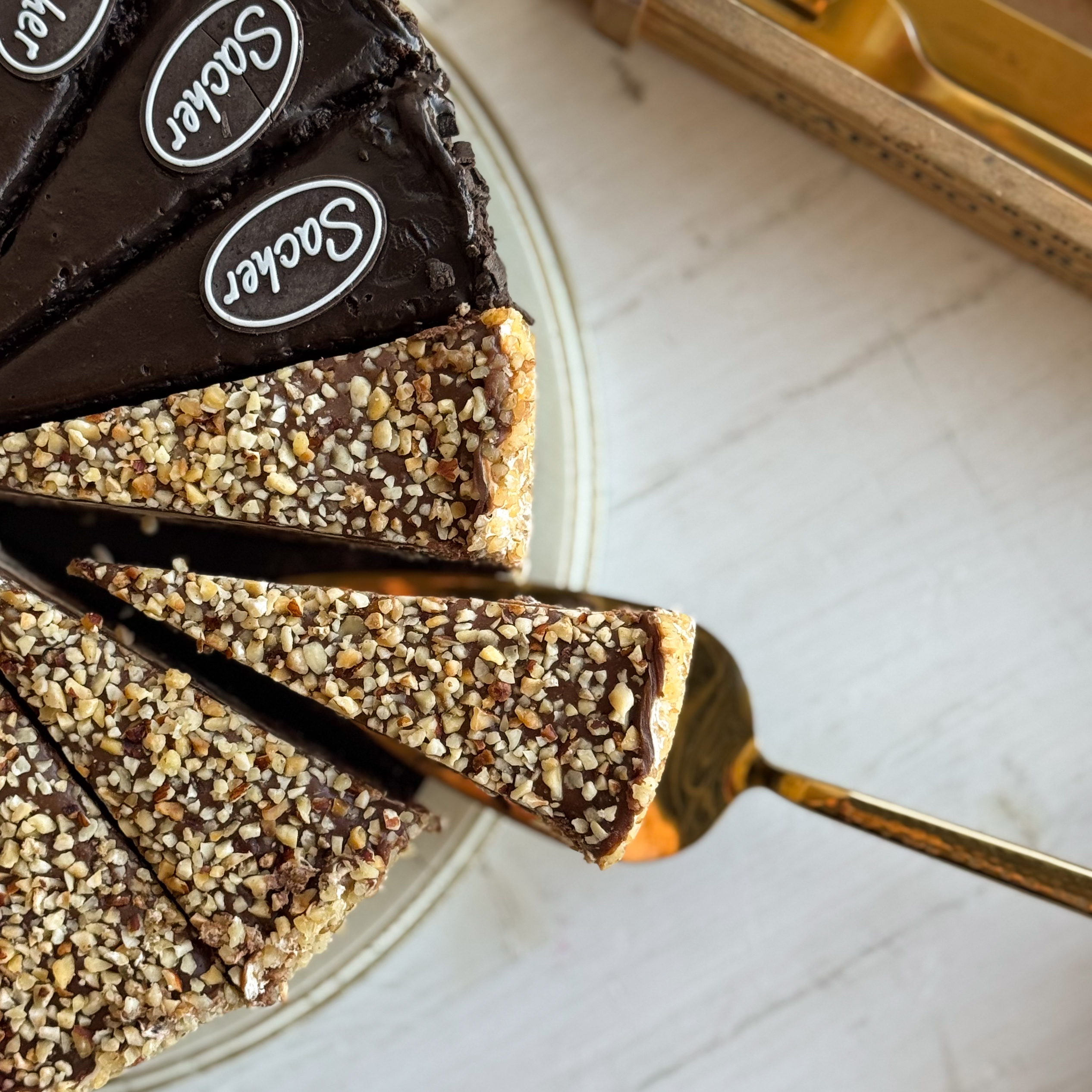 Ассорти из 4 видов популярных тортов, 16 порций. изображение 5