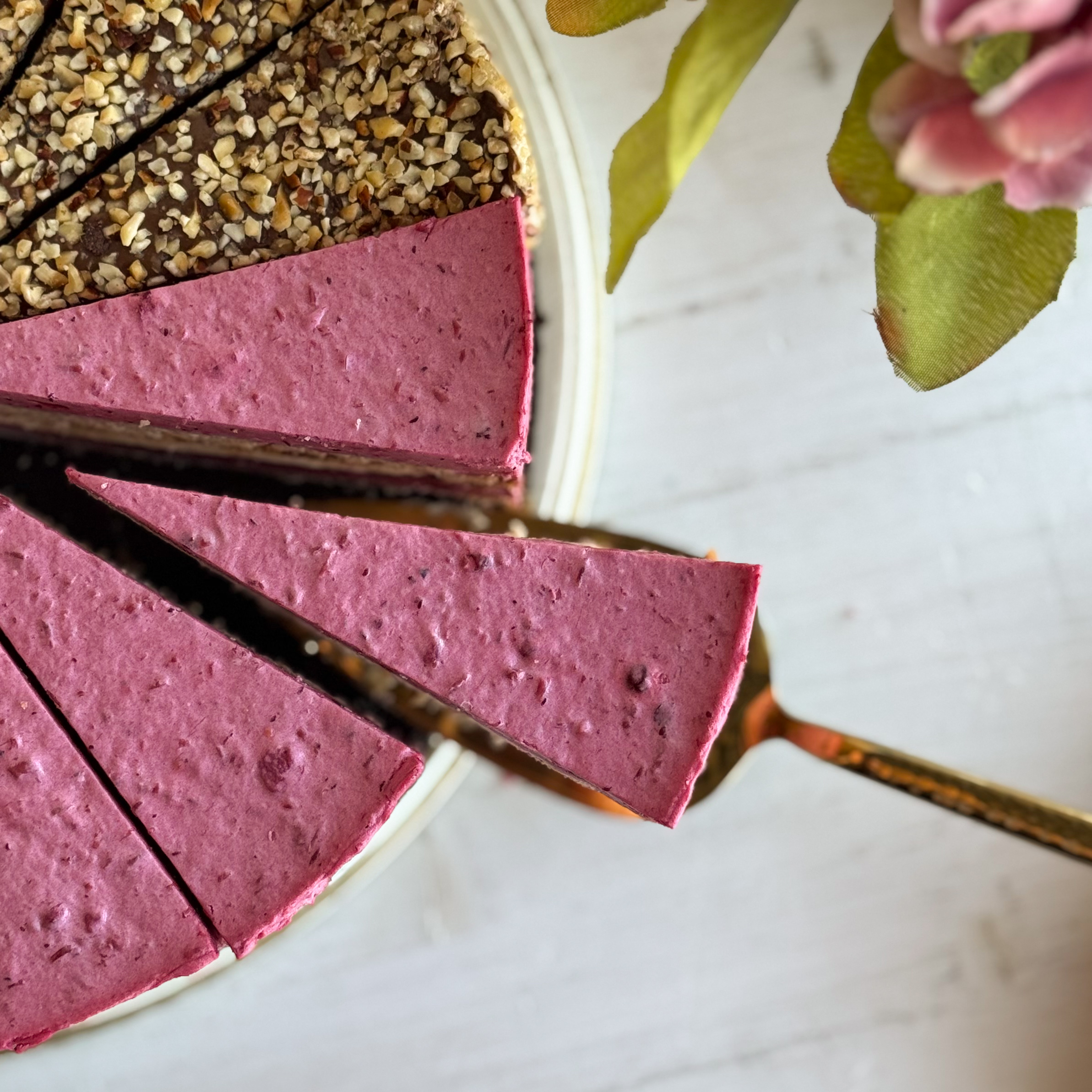 Ассорти из 4 видов популярных тортов, 16 порций. изображение 6