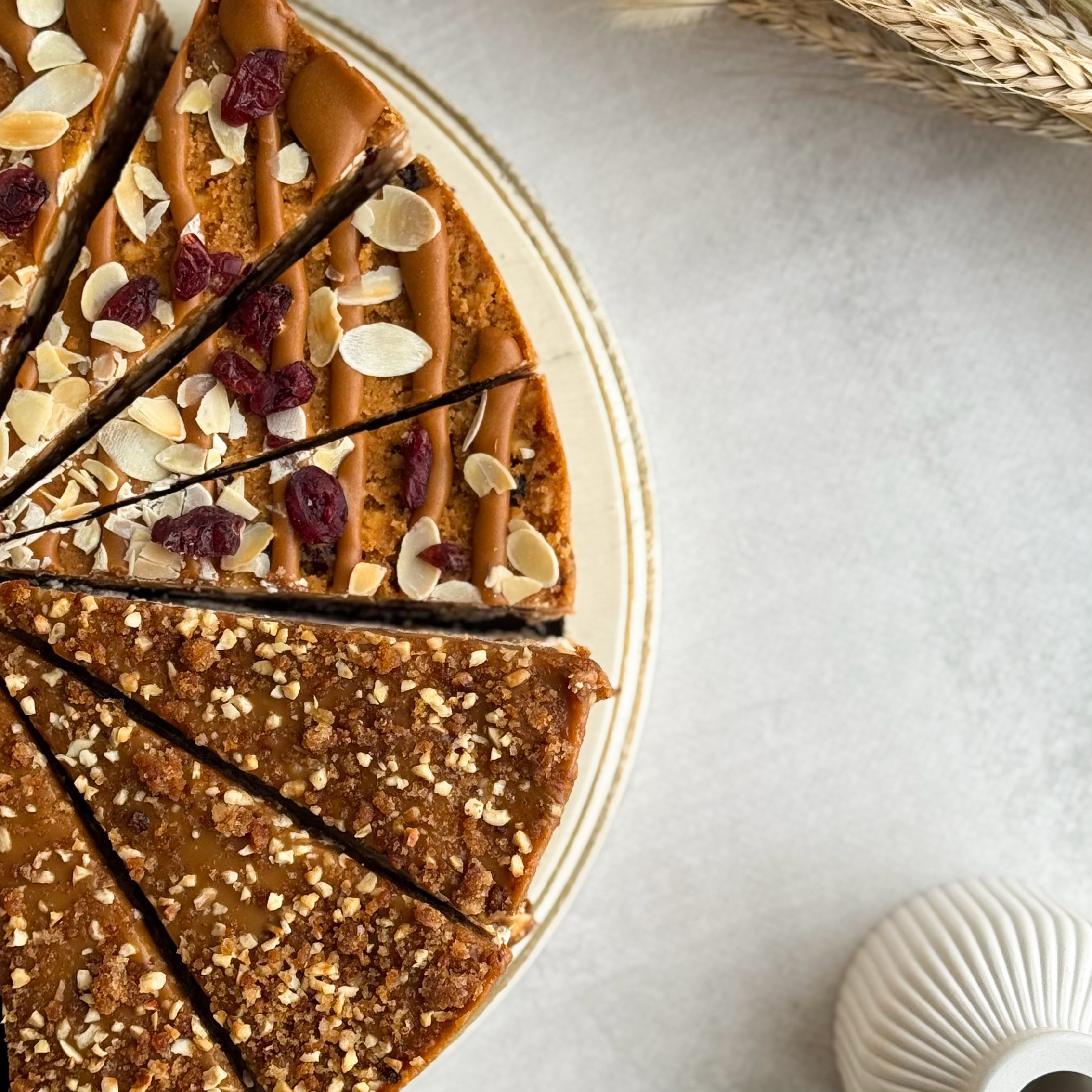 Торт Ассорти New 14 порций 4 вкуса (Карамель-орех, Банан-карамель, Маковый,Руслан) изображение 3