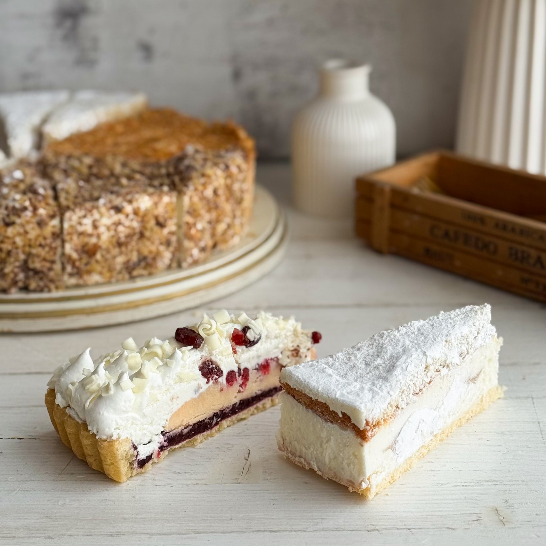 Торт ассорти 4 вкуса: Брусничный,Сметанник,Рикотта,Наполеон изображение 9