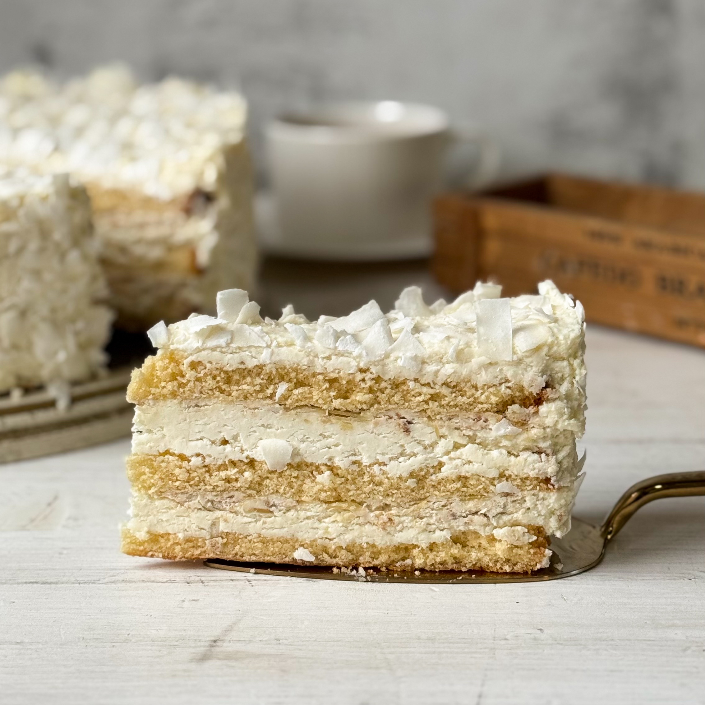 Торт Кокосовый с орехами изображение 1