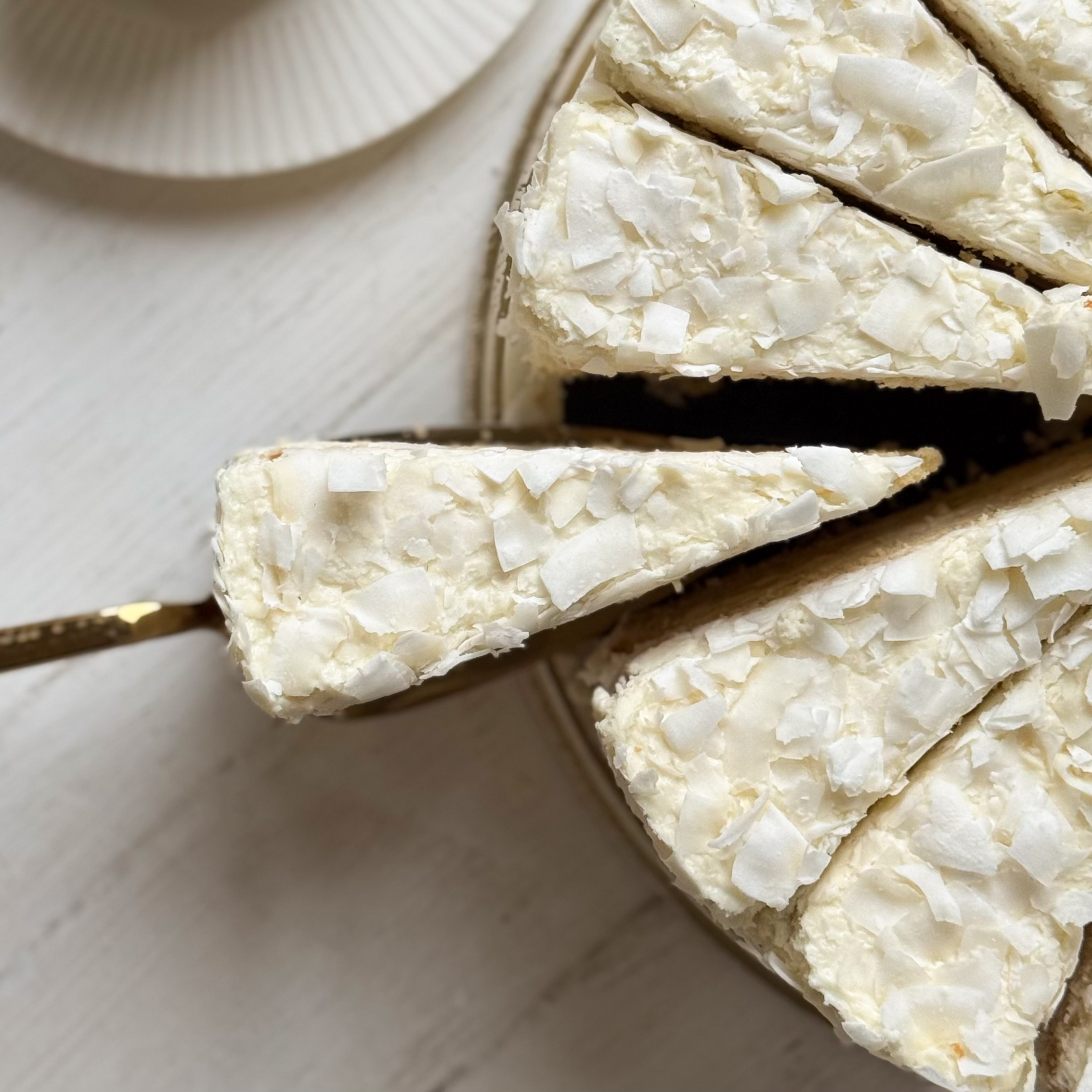 Торт Кокосовый с орехами изображение 2