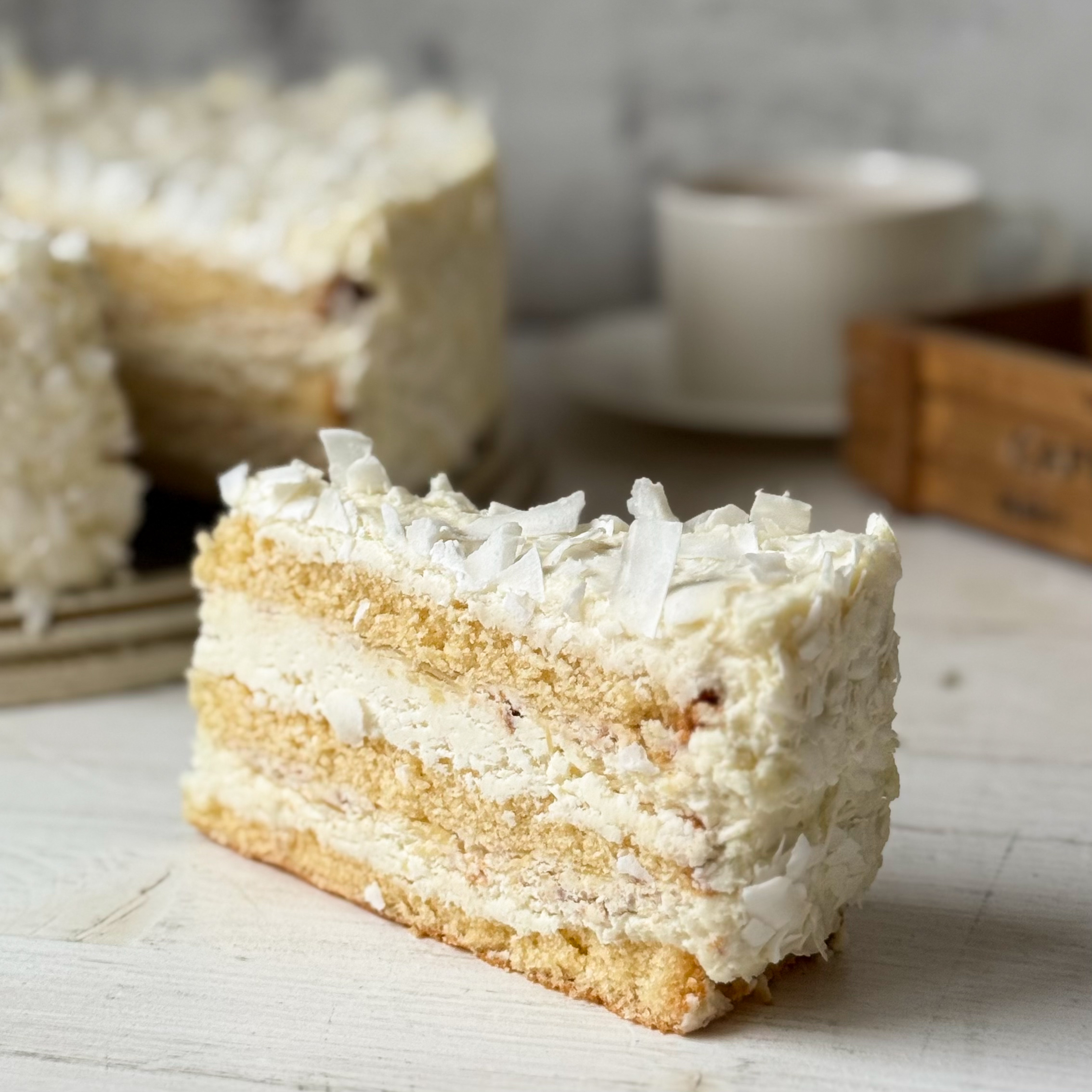 Торт Кокосовый с орехами изображение 6