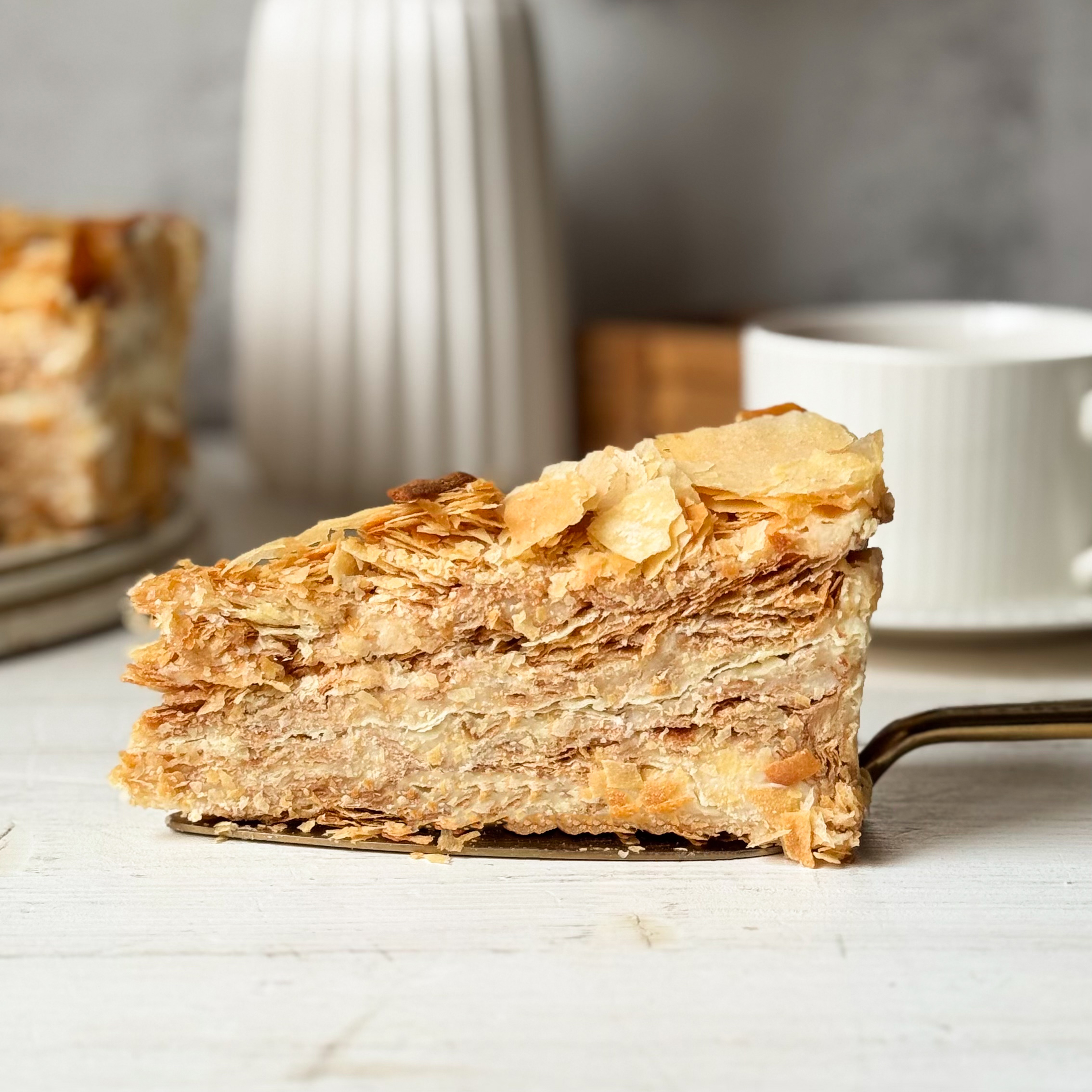 Нежнейшее сочетание слоёного теста и заварного крема изображение 7