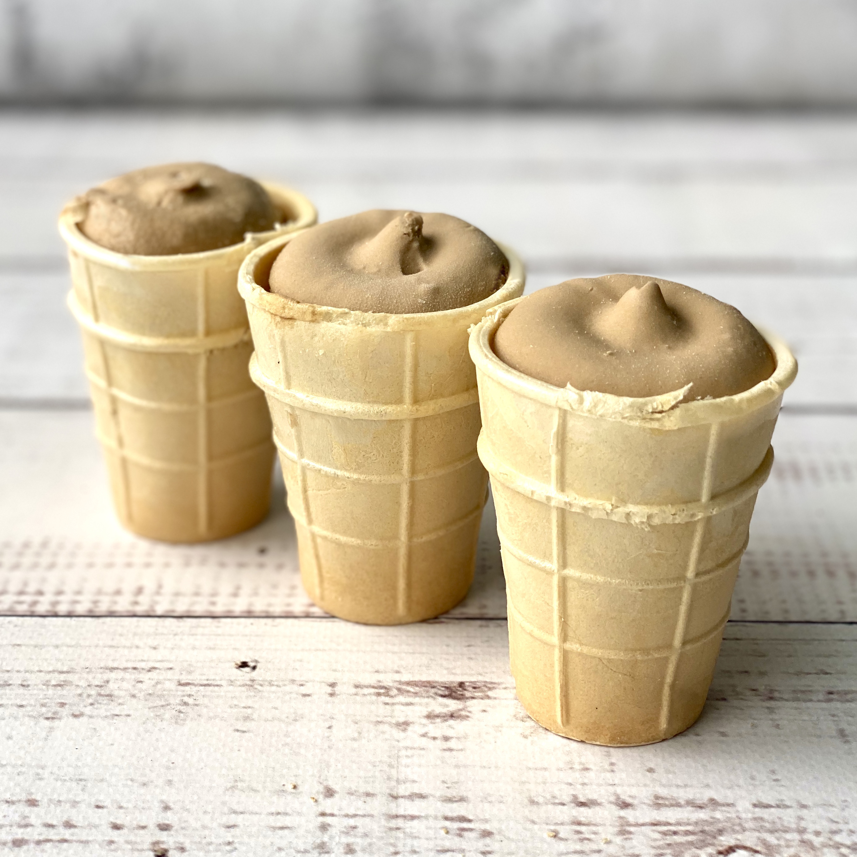Мороженое крем-брюле в вафельном стаканчике с ЗМЖ изображение 3