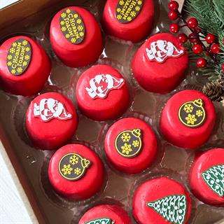 Пирожное муссовое «Шоколадная бомба» (НГ декор)