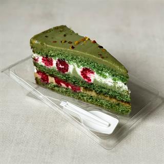 Солоноватый вкус фисташки с нежным муссом и спелой малиной - невероятно сочный торт! Сверху украшен дробленой фисташкой.  